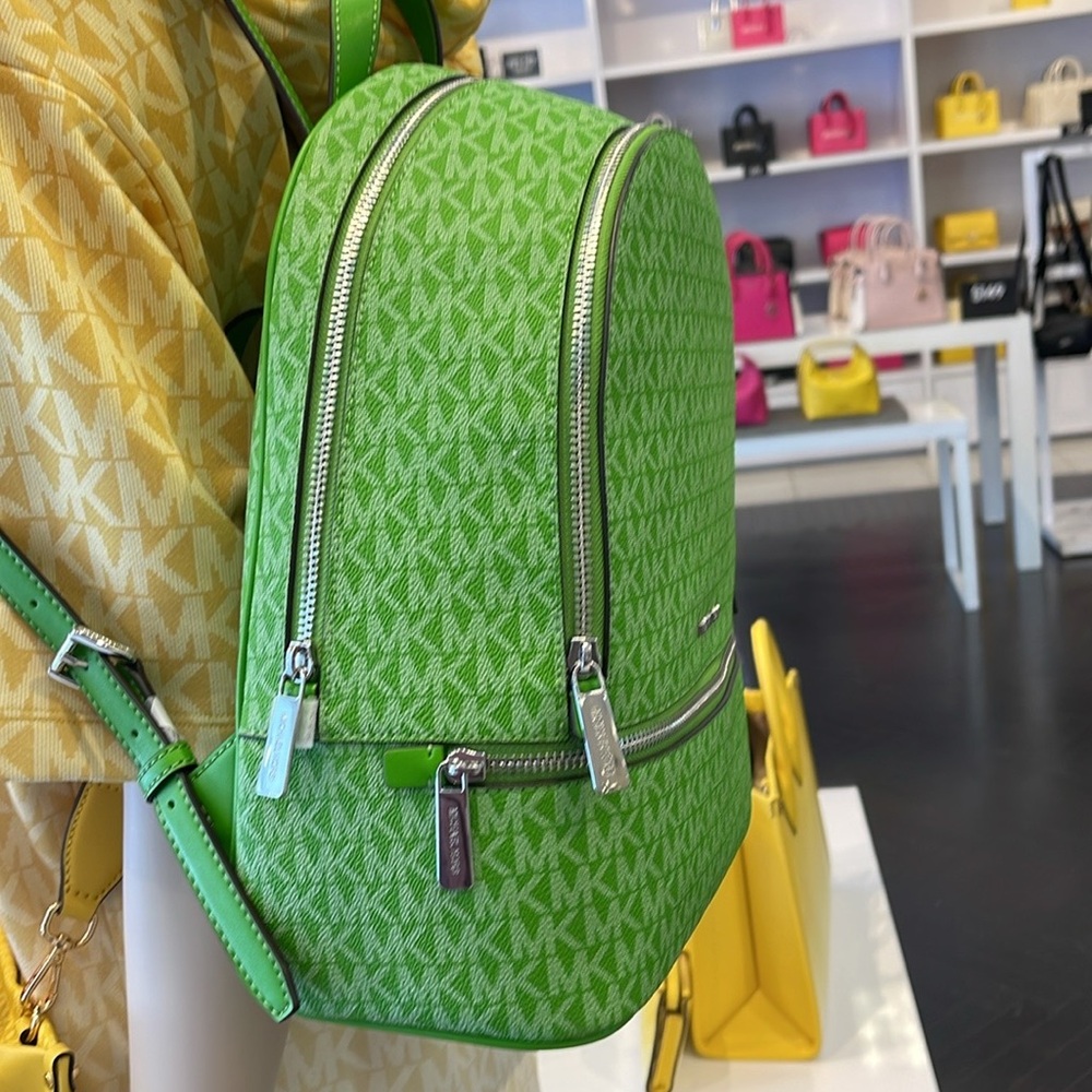Michael Kors Rhea Medium Signature Logo Backpack
Jungle Green
NWT - Picture 11 of 16